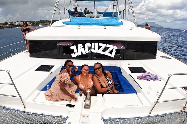 Private Catamaran Charter with Jacuzzi, Lunch & Drinks — Sosúa, Puerto Plata