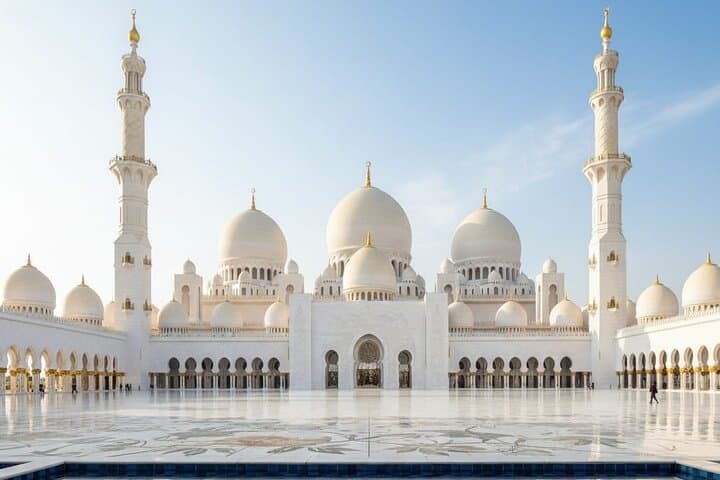 Sunset at Sheikh Zayed Grand Mosque: Private Evening Tour in Abu Dhabi photo 4