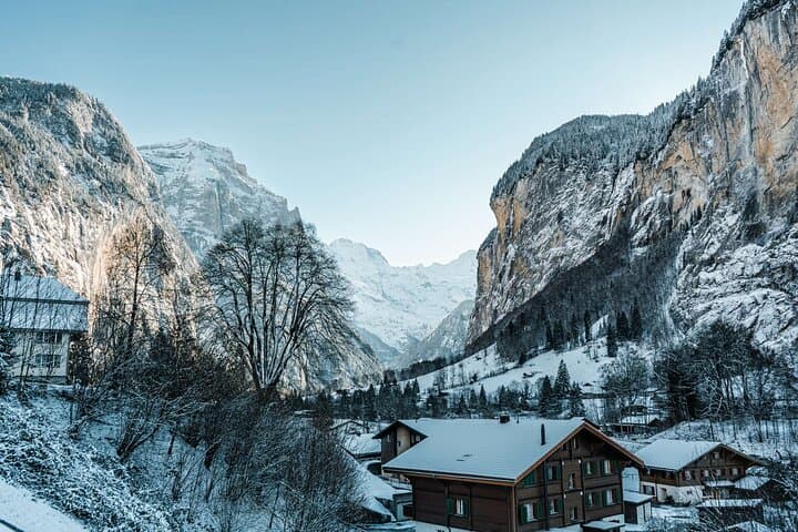 Waterfalls to Chocolate: Lauterbrunnen & Wengen Day Trip from Interlaken