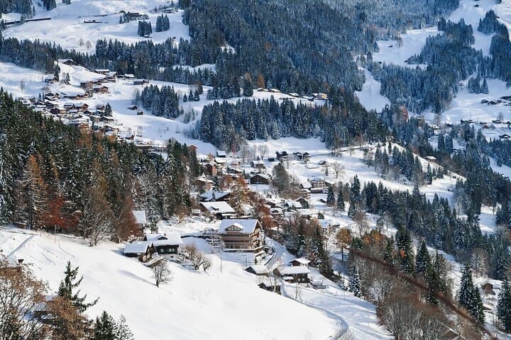 Waterfalls to Chocolate: Lauterbrunnen & Wengen Day Trip from Interlaken photo 4