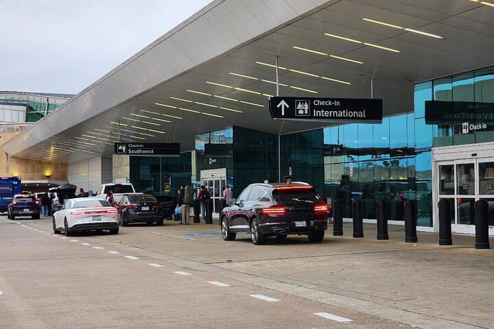 Private Houston Hobby Airport (HOU) Departure Drop-Off — Practical Guide for Smooth Transfers photo 5
