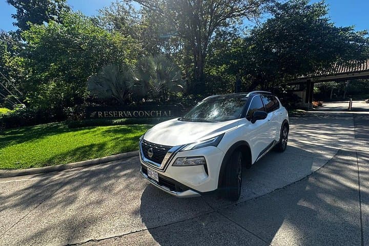 Private Luxury SUV Transfer in Tamarindo — Liberia Airport & Guanacaste Area photo 2