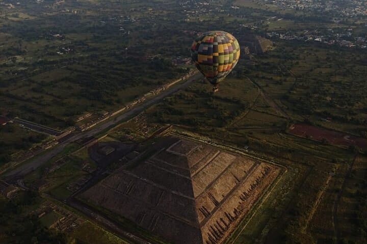 Sunrise Hot Air Balloon Over Teotihuacan: Dawn Flight Above the Pyramids photo 1