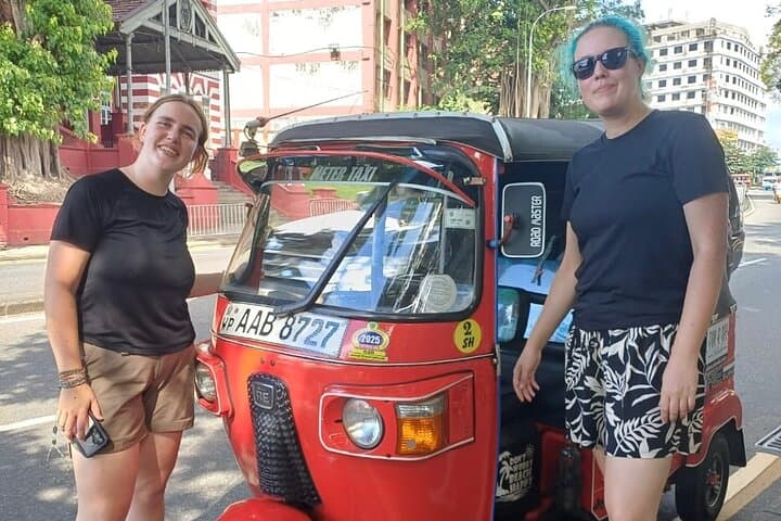 Colombo Tuk-Tuk City Tour: Morning & Evening Private Guided Highlights