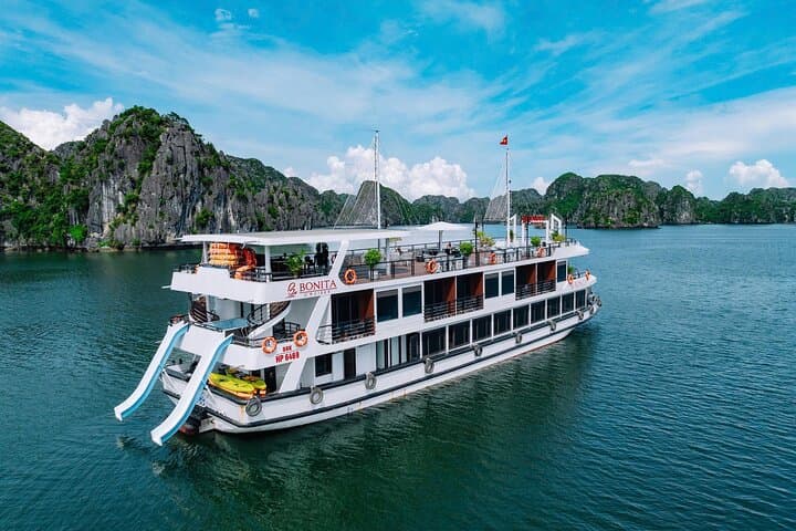Overnight Lan Ha Bay & Cat Ba Island Cruise: Luxury, Kayaking & Viet Hai Village photo 3