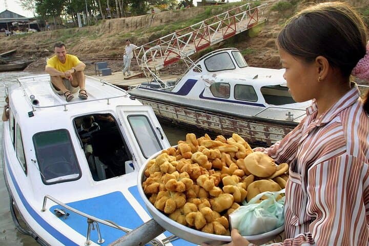 Tonle Sap Lake Crossing: Siem Reap to Phnom Penh Boat Transfer photo 1