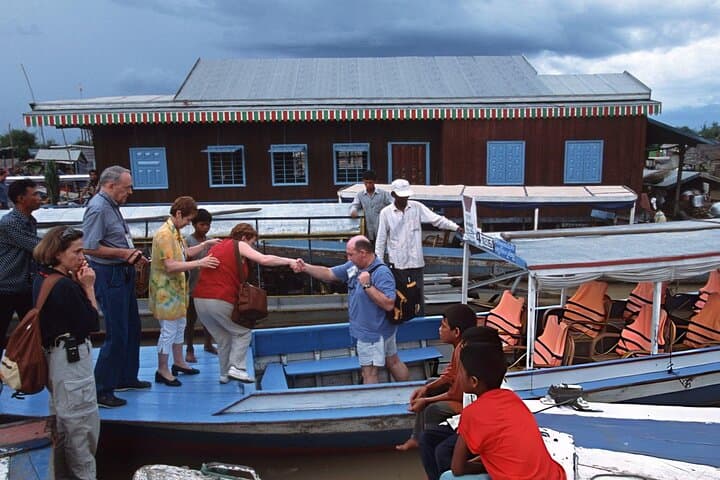 Tonle Sap Lake Crossing: Siem Reap to Phnom Penh Boat Transfer photo 3