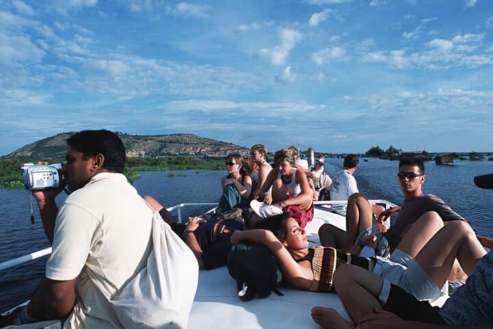 Tonle Sap Lake Crossing: Siem Reap to Phnom Penh Boat Transfer photo 4