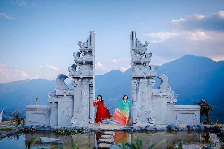 Sapa Trek: Lao Chai Trails and Fansipan Peak in 3 Days