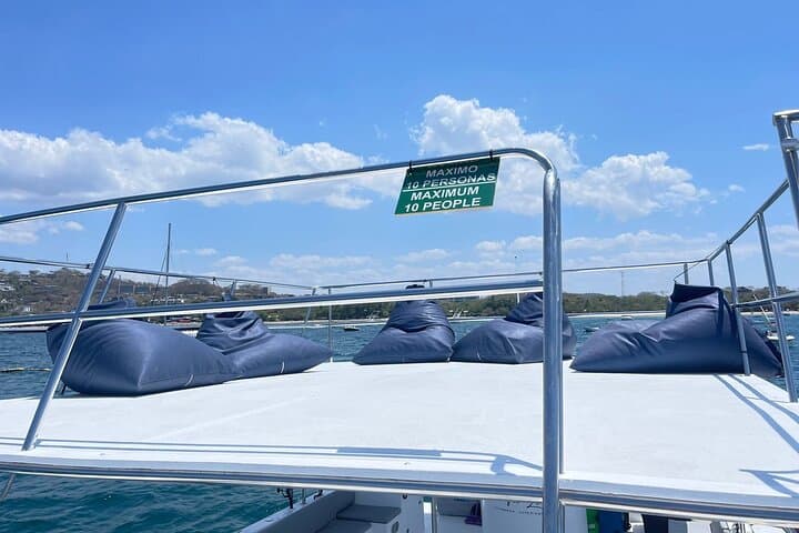 Private Pacific Lounge Catamaran Sunset Cruise in Tamarindo photo 4