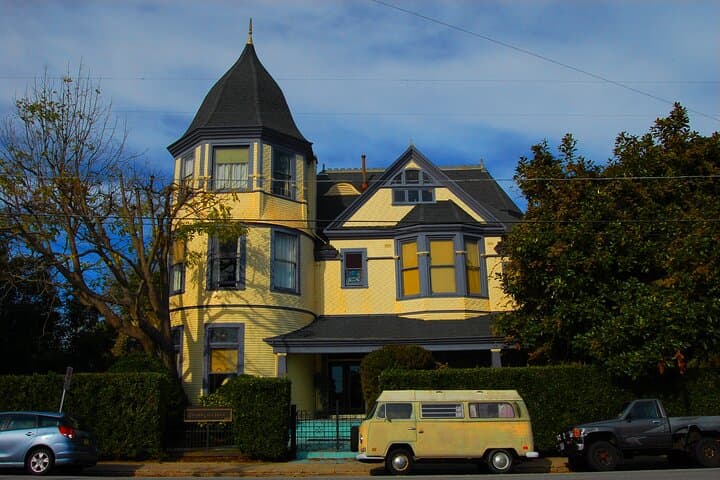 Santa Cruz Beach-to-Mission Hill Loop: A Guided Walk Through Boardwalk, Downtown & History photo 2