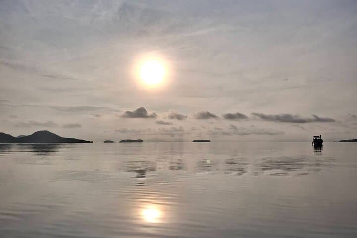 Sunrise Mangrove Boat & Kayak Tour in Ko Lanta: Morning Wildlife and Calm Waterways photo 3