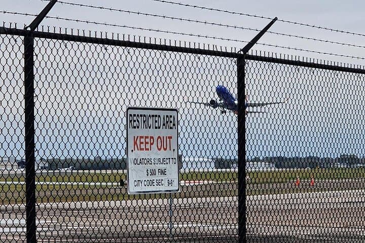 Private Houston Hobby Airport (HOU) Departure Drop-Off — Practical Guide for Smooth Transfers photo 2