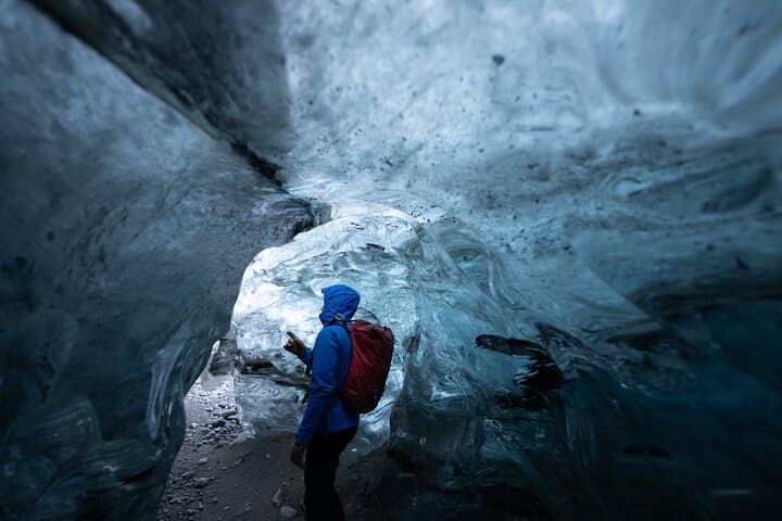 Jökulsárlón Ice Cave Tour: Explore the Blue Ice of Breiðamerkurjökull photo 5