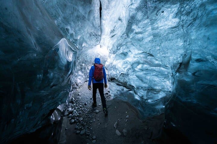 Jökulsárlón Ice Cave Tour: Explore the Blue Ice of Breiðamerkurjökull photo 4