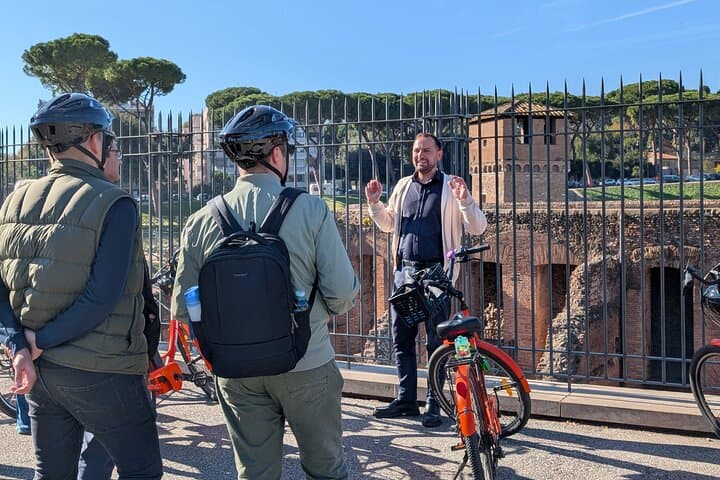 Rome by Bike: Iconic Landmarks & Hidden Squares on a 2.5-Hour Tour