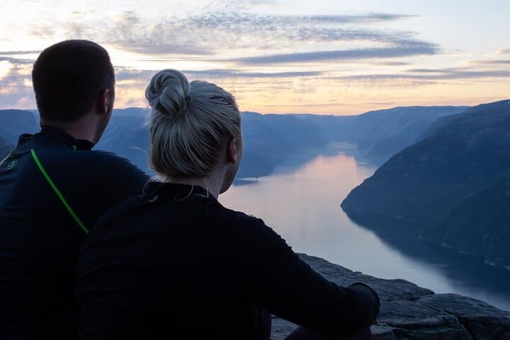 Preikestolen Sunrise Hike: Early Morning Pulpit Rock Trek & Breakfast from Stavanger