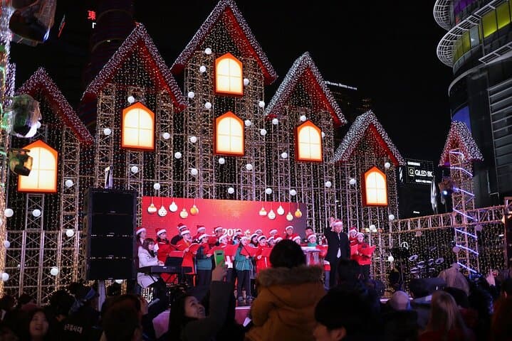 Seoul Christmas Walking Tour: Lights, Hotteok & Cheonggyecheon Stroll photo 2