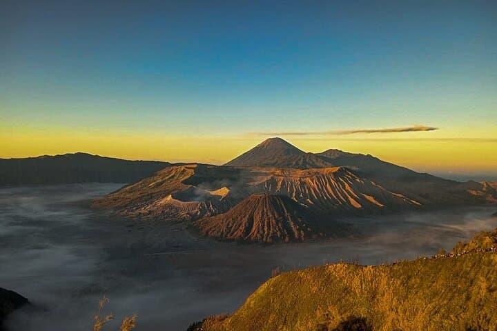 4-Day Java Volcano Circuit: Tumpaksewu Waterfall, Mount Bromo & Ijen from Yogyakarta