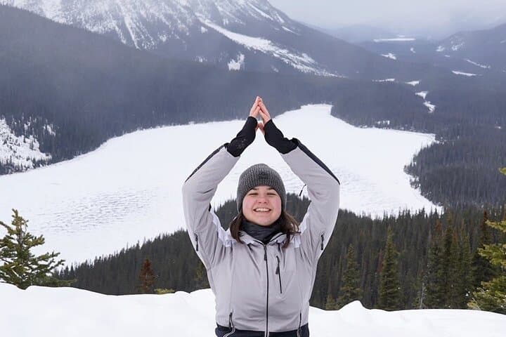 Abraham Lake Bubbles, Lake Louise & Peyto: Full-Day Winter Tour from Calgary photo 3