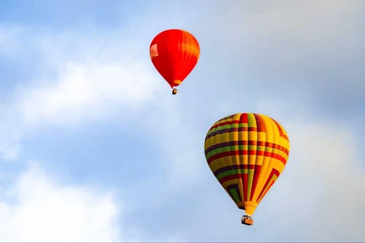 Sunrise Hot Air Balloon Over Vang Vieng: Karst Views & River Valleys photo 4