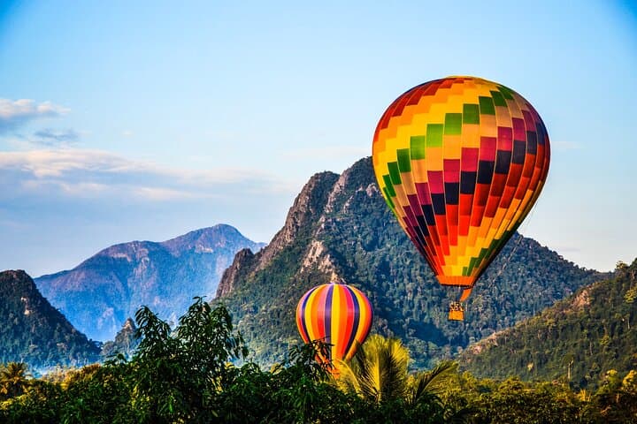 Sunrise Hot Air Balloon Over Vang Vieng: Karst Views & River Valleys photo 5