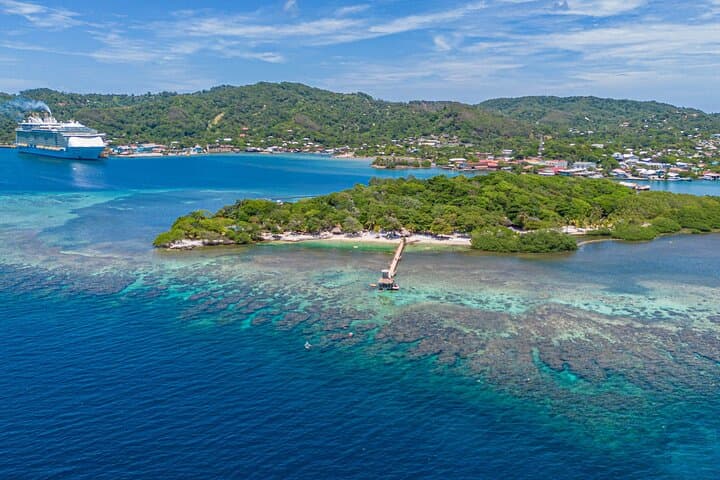 Maya Key Day Pass: Private Island Snorkeling and Mangrove Trails on Roatán