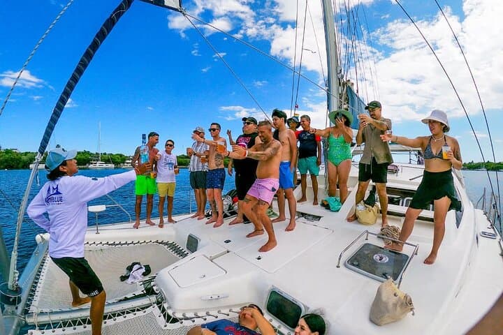 Isla Mujeres Catamaran Cruise: Snorkel, Open Bar & Ice Bar Day Trip photo 2