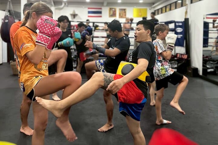 Private Muay Thai Class at Watchara Muay Thai Gym, Bangkok — 90‑Minute Training photo 2