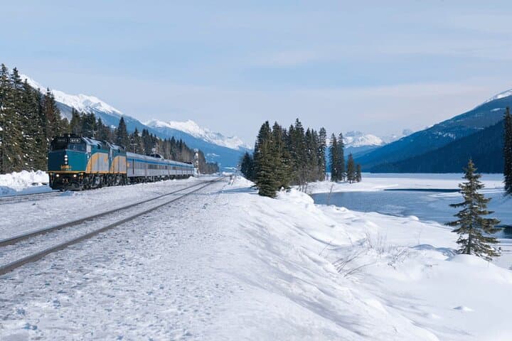 6-Day Rocky Rail & Icefields Journey: Jasper, Banff & Lake Louise