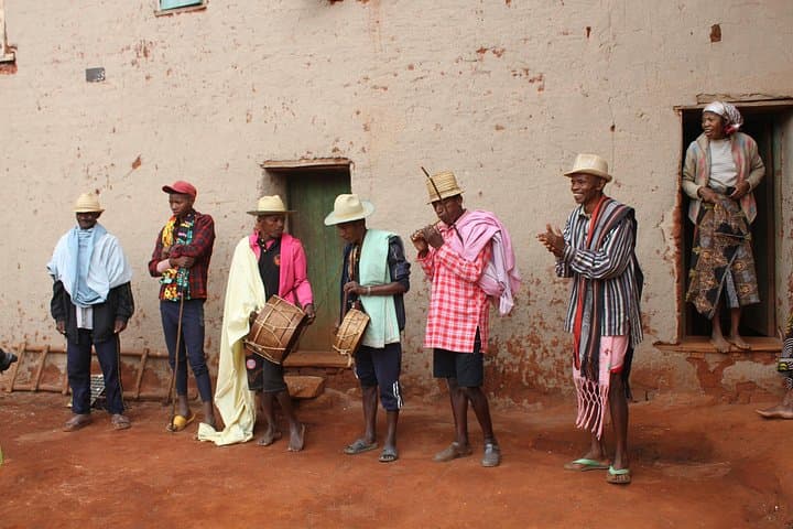 16-Day Southern Madagascar Trek: Andringitra, Tsaranoro, Isalo & Ifaty photo 2