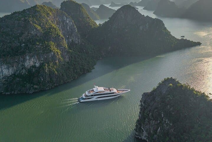 Halong Bay Luxury Day Cruise from Hanoi — Leona 5-Star Highlights & Practical Guide photo 2