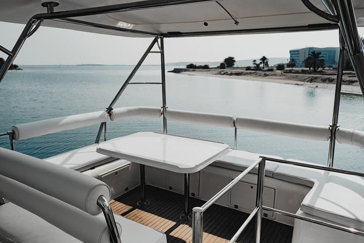 Abu Dhabi Catamaran Island Cruise — 2-Hour Luxury Yacht Charter photo 2