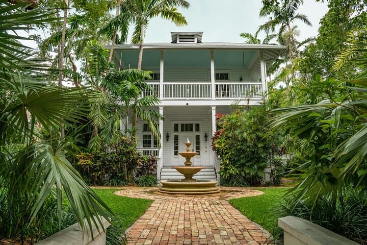 Key West Conch and Hemingway Self-Guided Walk: Old Town History & Duval Street Guide photo 4