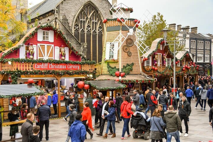 Cardiff Christmas Lights Walk: Castle, Market & Welsh Cakes photo 6