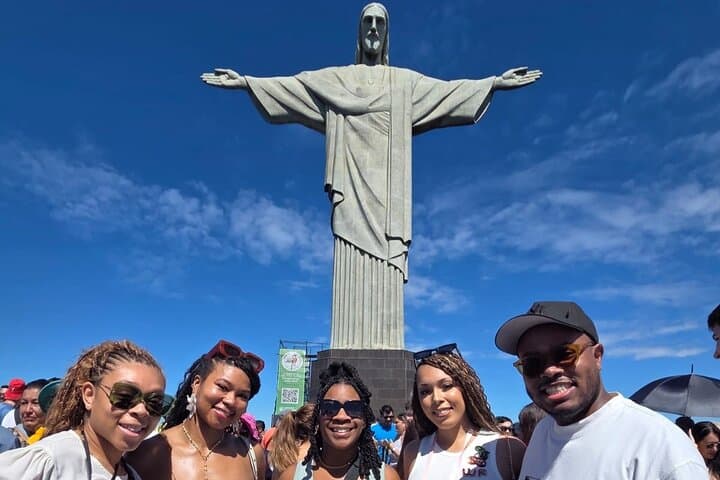 Rio Highlights: Christ the Redeemer, Sugarloaf & Selarón Steps — Guided Tour with Lunch