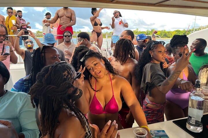 Punta Cana Hip-Hop Party Boat: Snorkel, Dance & Natural Pool Escape photo 4
