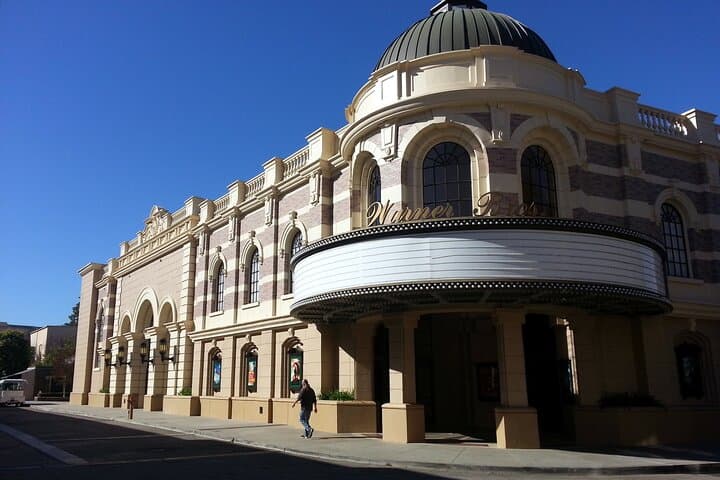 behind-the-scenes-warner-bros-vip-studio-tour-and-hollywood-highlights photo 5
