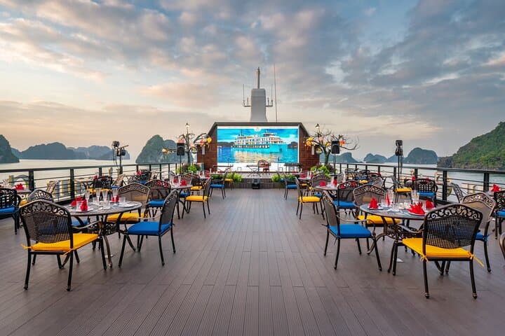 Halong Bay 2-Day L'Amour Cruise: Balcony Cabin, Kayaking & Sung Sot Cave photo 2