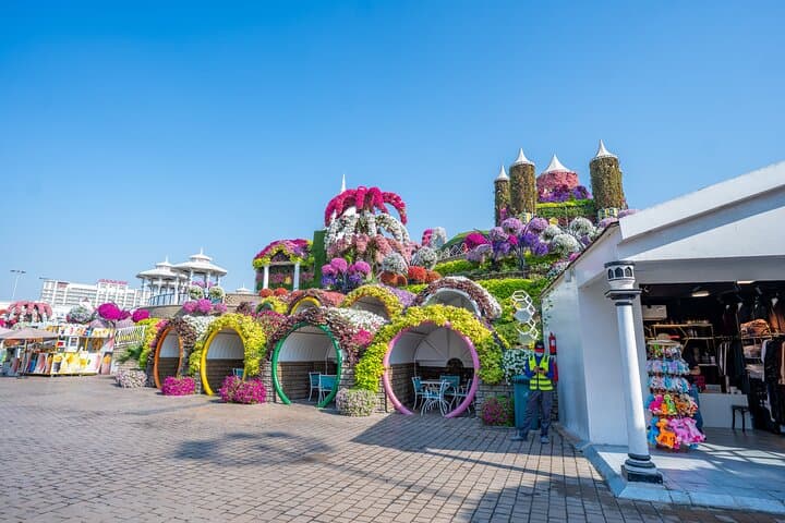 Private Photo Session at Dubai Miracle Garden — Floral Portrait Portraits in One Hour photo 3