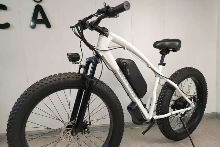 Self-Guided E-Bike Adventure on Grand Cayman: Explore Seven Mile Beach & Historic George Town photo 1
