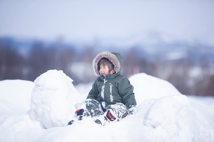 Snowfield Play and Wool Craft Workshop near Eniwa: Family-Friendly Hokkaido Snow Experience