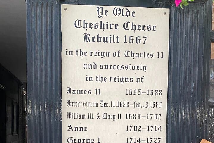 Fleet Street Historical Pub Tour: Walk London's Scandals, Pubs & Stories photo 6