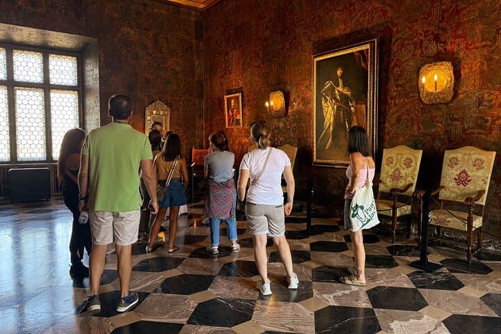 Krakow Old Town Golf Cart Tour & Guided Wawel Castle Visit photo 6