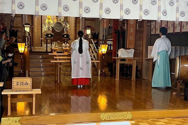 Miko Dressing & Shrine Visit Near Sapporo — Tobetsu Shrine Cultural Experience photo 2