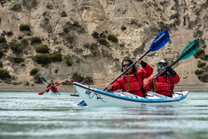 Darwin Experience: Patagonia 4x4 and Kayak Kayaking on the Santa Cruz River photo 2