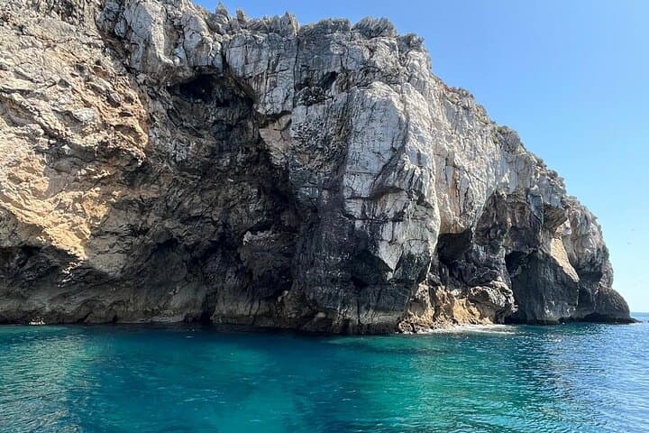 sesimbra-north-route-boat-tour-wild-coast-lagosteiros photo 6