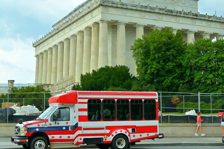 Washington DC Memorials: Small-Group Guided Minibus Tour of the National Mall
