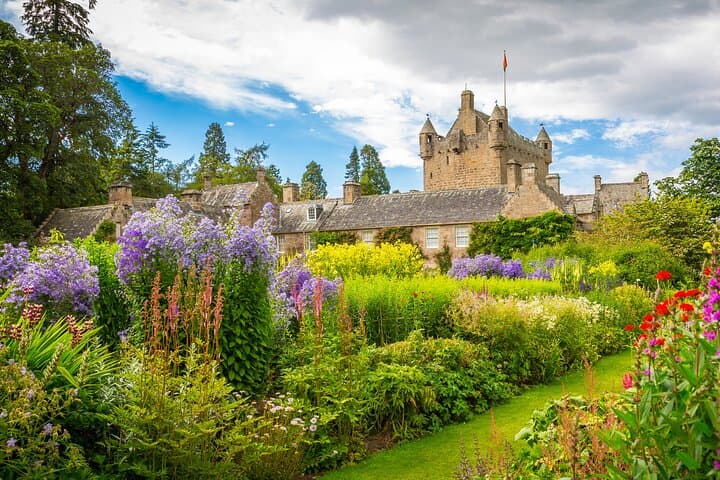 Culloden to Cawdor: A Highland Shore Excursion Through Battles, Cairns & Castle Gardens