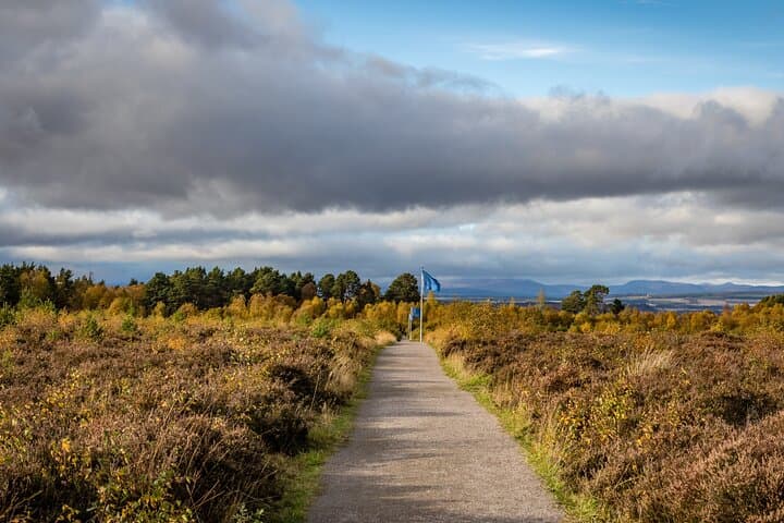 Culloden to Cawdor: A Highland Shore Excursion Through Battles, Cairns & Castle Gardens photo 3